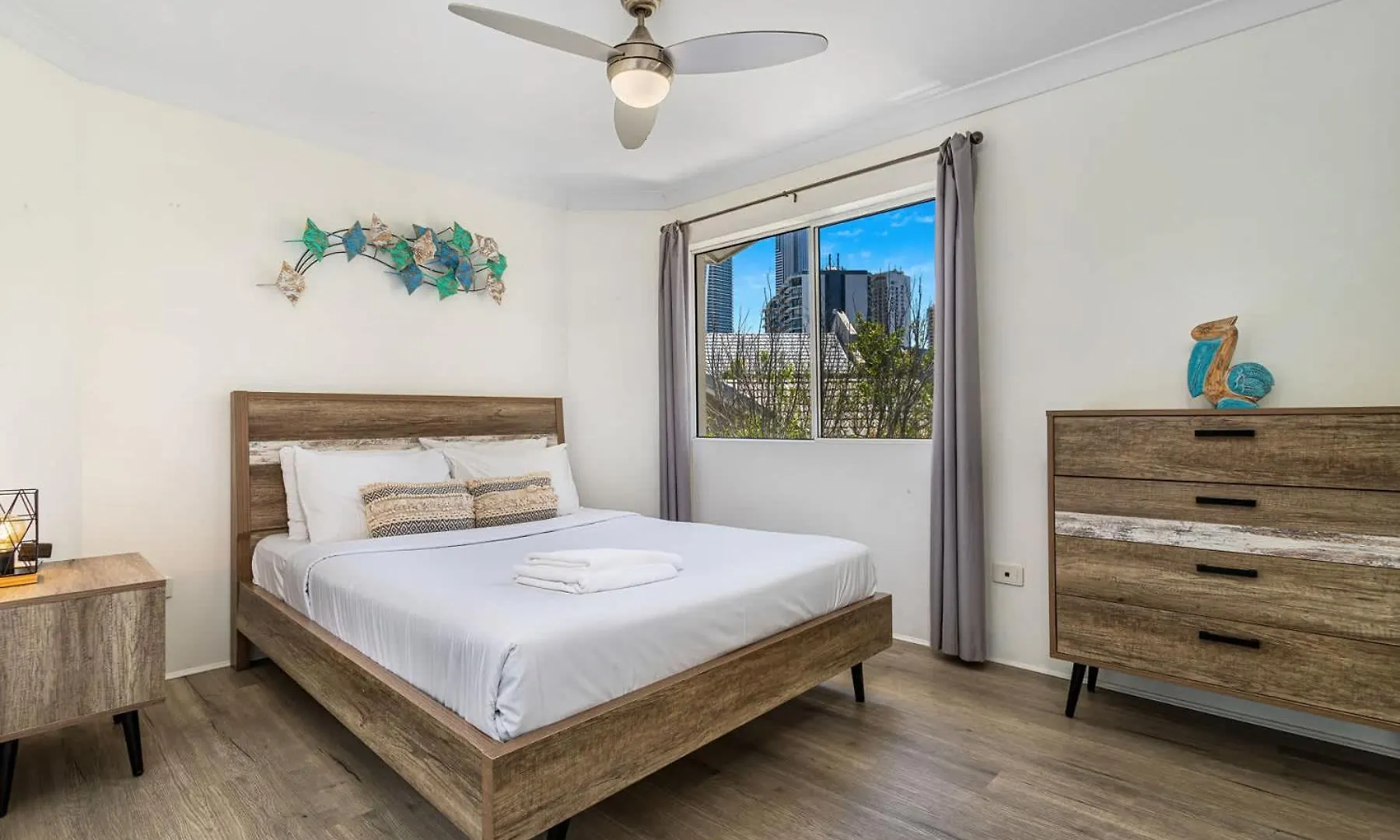 Surfers Paradise Riverfront Apartment Gold Coast