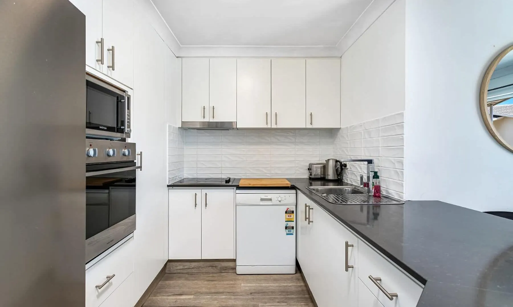 Surfers Paradise Riverfront Apartment Gold Coast